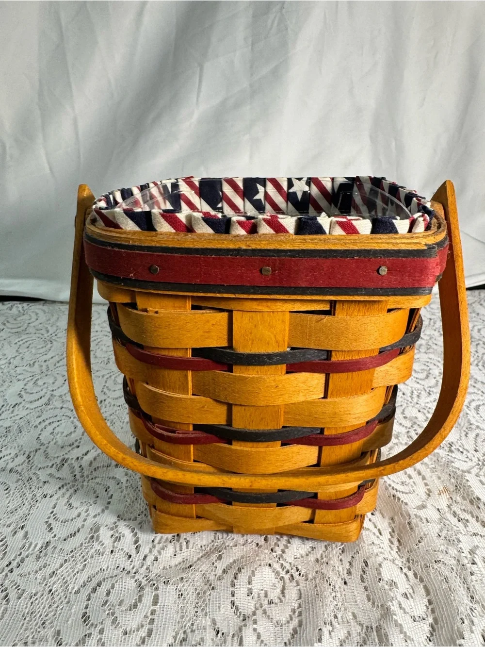 1995 LONGABERGER All American Carry-Along HANDWOVEN Basket W/LINER, Protector